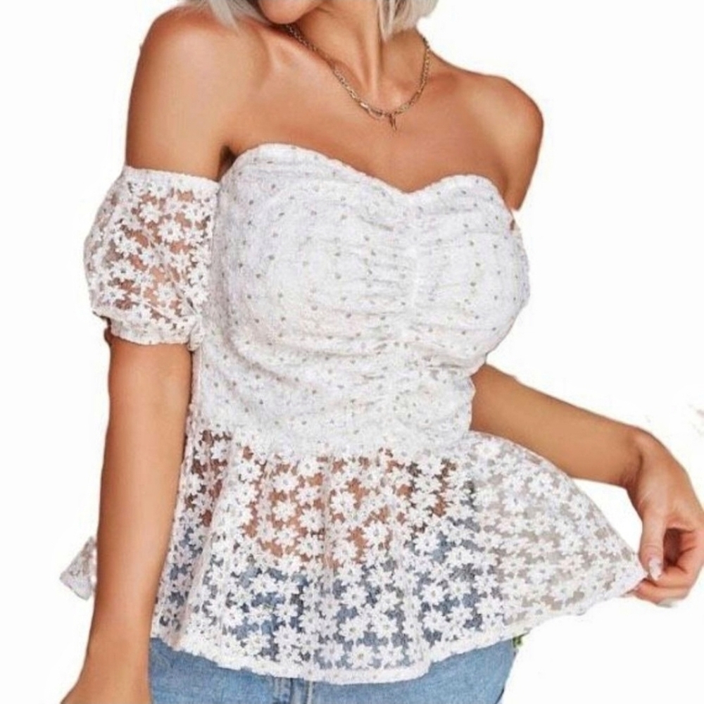 Eilly Bazar - Embroidery Lace Off-Shoulder Blouse